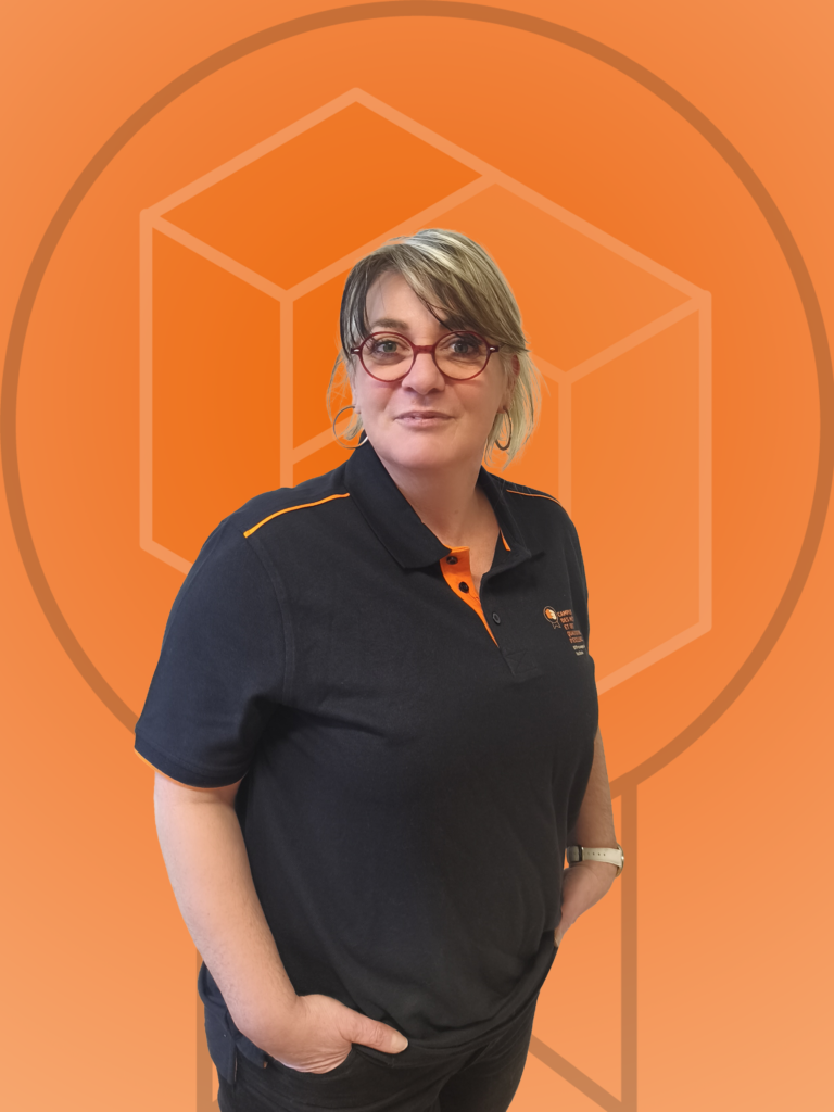 Virginie BEZOMBES

Assistante de Projets